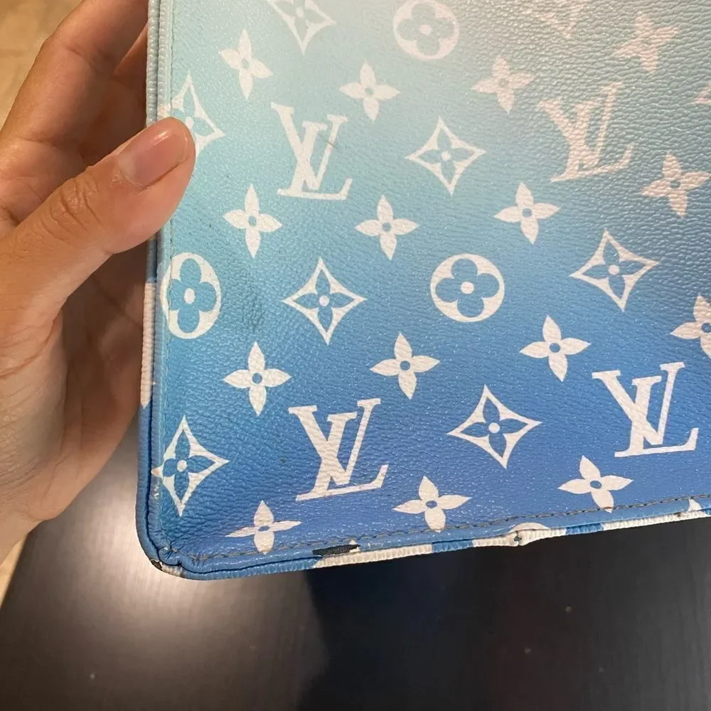 LOUIS VUITTON Monogram Giant By The Pool Onthego GM Blue